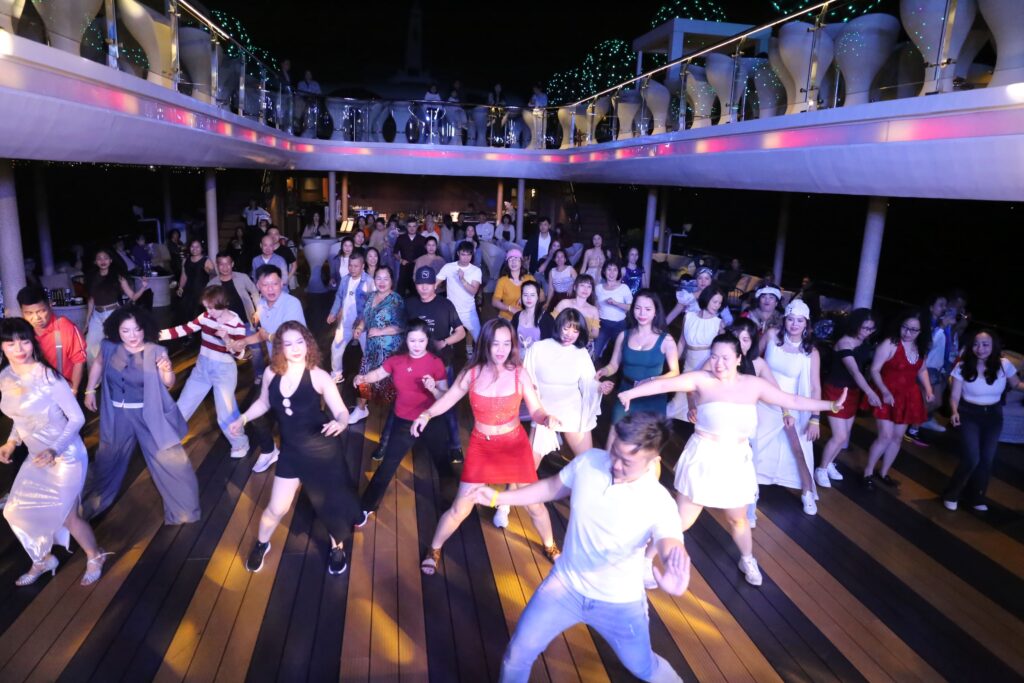 하롱베이 크루즈 살사파티 이미지