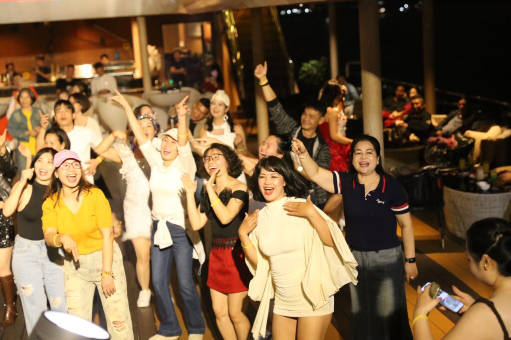 하롱베이 크루즈 살사파티 이미지